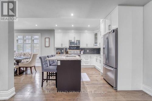 958 Beach Boulevard, Hamilton, ON - Indoor Photo Showing Kitchen With Stainless Steel Kitchen