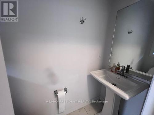 25 Greenwich Avenue, Hamilton, ON - Indoor Photo Showing Bathroom