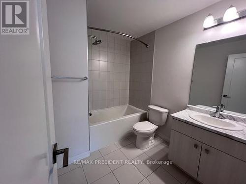 25 Greenwich Avenue, Hamilton, ON - Indoor Photo Showing Bathroom