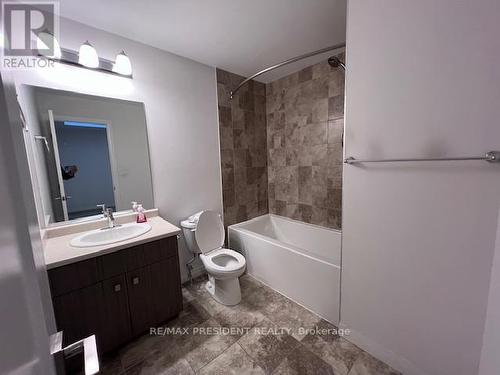 25 Greenwich Avenue, Hamilton, ON - Indoor Photo Showing Bathroom