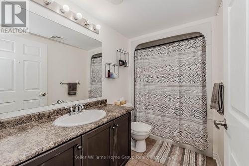 201 - 60 Lynnmore Street, Guelph (Pine Ridge), ON - Indoor Photo Showing Bathroom