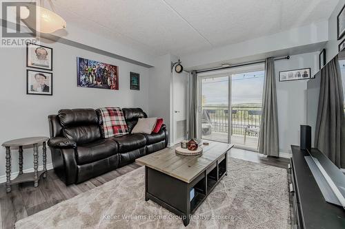 201 - 60 Lynnmore Street, Guelph (Pine Ridge), ON - Indoor Photo Showing Living Room