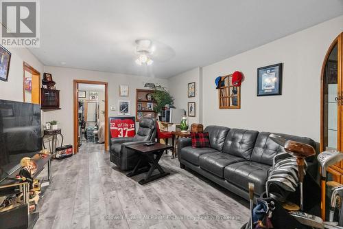 116 Quebec Street, Goderich, ON - Indoor Photo Showing Living Room