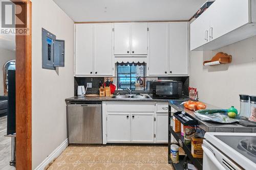 116 Quebec Street, Goderich, ON - Indoor Photo Showing Kitchen With Double Sink