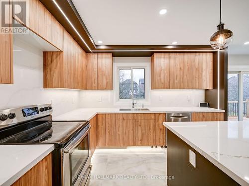 1046 Lebanon Drive, Innisfil, ON - Indoor Photo Showing Kitchen