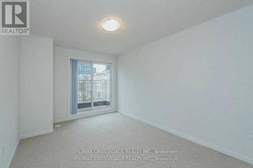 292 - 140 Honeycrisp Crescent, Vaughan, ON - Indoor Photo Showing Other Room