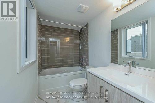 292 - 140 Honeycrisp Crescent, Vaughan, ON - Indoor Photo Showing Bathroom