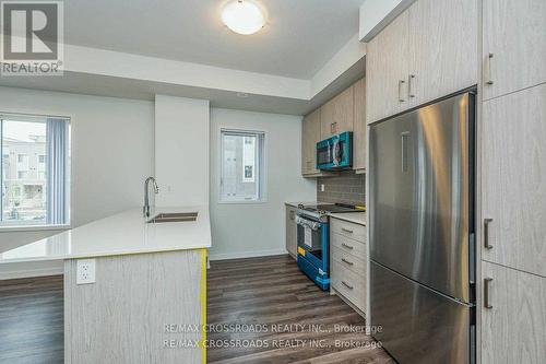 292 - 140 Honeycrisp Crescent, Vaughan, ON - Indoor Photo Showing Kitchen With Double Sink