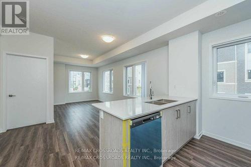 292 - 140 Honeycrisp Crescent, Vaughan, ON - Indoor Photo Showing Other Room