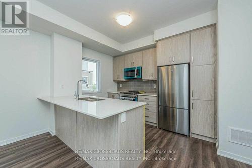 292 - 140 Honeycrisp Crescent, Vaughan, ON - Indoor Photo Showing Kitchen With Double Sink With Upgraded Kitchen