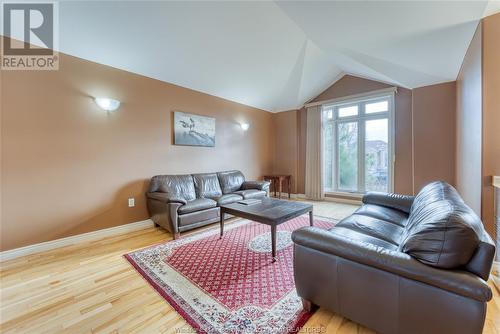 78 Whelan, Amherstburg, ON - Indoor Photo Showing Living Room