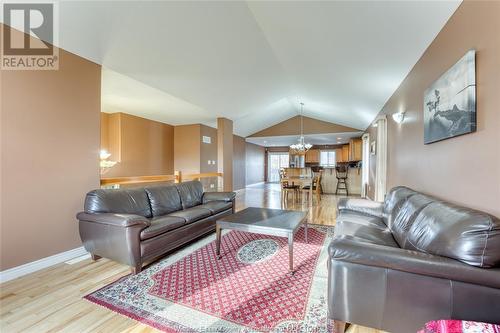 78 Whelan, Amherstburg, ON - Indoor Photo Showing Living Room