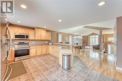 78 Whelan, Amherstburg, ON - Indoor Photo Showing Kitchen