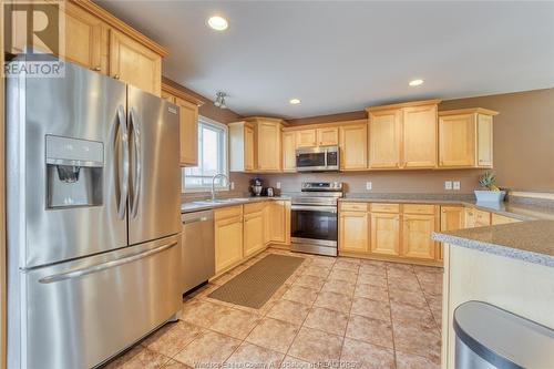 78 Whelan, Amherstburg, ON - Indoor Photo Showing Kitchen