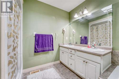 78 Whelan, Amherstburg, ON - Indoor Photo Showing Bathroom