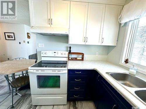 205 1St Street W, Spiritwood, SK - Indoor Photo Showing Kitchen