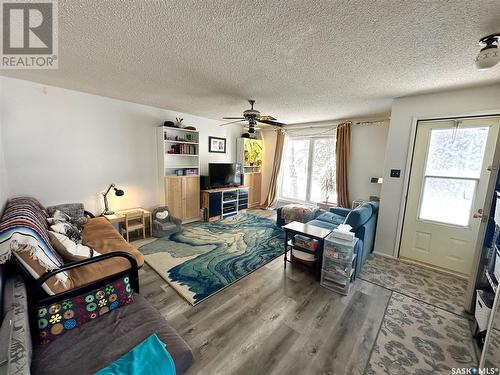 205 1St Street W, Spiritwood, SK - Indoor Photo Showing Living Room