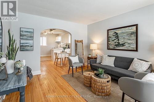 626 Layard Street, London, ON - Indoor Photo Showing Living Room