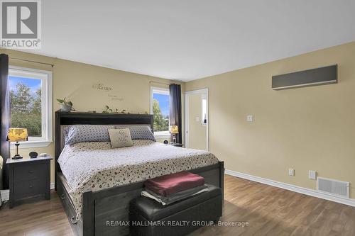 8441 Mitch Owens Road, Ottawa, ON - Indoor Photo Showing Bedroom