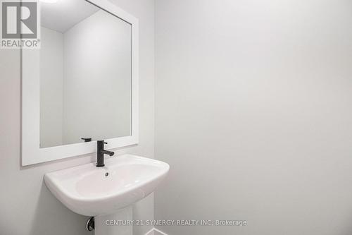 74 Villeneuve Street, North Stormont, ON - Indoor Photo Showing Bathroom