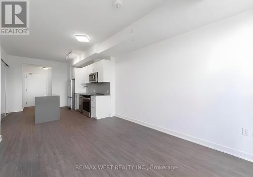 618 - 681 Yonge Street, Barrie, ON - Indoor Photo Showing Kitchen