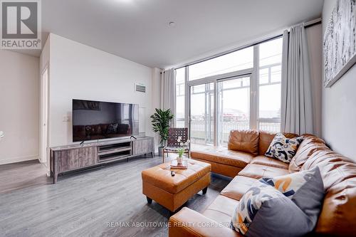 102 - 4677 Glen Erin Drive, Mississauga, ON - Indoor Photo Showing Living Room