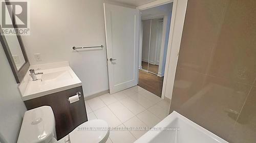 1201 - 7 Mabelle Avenue, Toronto, ON - Indoor Photo Showing Bathroom