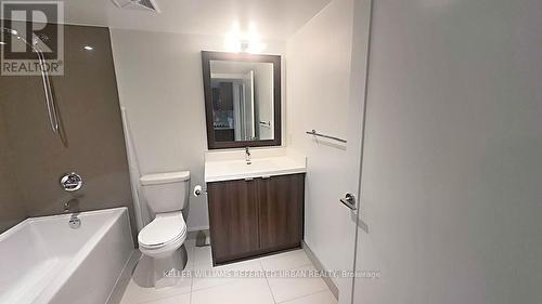 1201 - 7 Mabelle Avenue, Toronto, ON - Indoor Photo Showing Bathroom