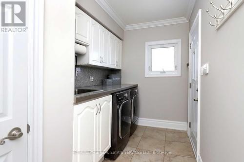 4415 Trailmaster Drive, Mississauga, ON - Indoor Photo Showing Laundry Room