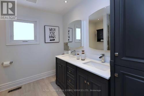 4415 Trailmaster Drive, Mississauga, ON - Indoor Photo Showing Bathroom