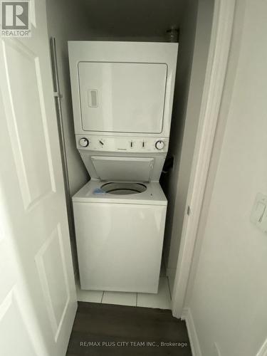 1119 - 15 James Finlay Way, Toronto, ON - Indoor Photo Showing Laundry Room