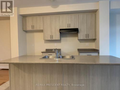 151 Melody Lane, Thorold, ON - Indoor Photo Showing Kitchen With Double Sink