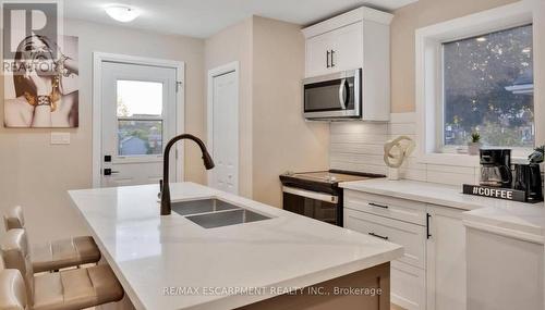 Upper - 5 Sunning Hill Avenue, Hamilton, ON - Indoor Photo Showing Kitchen With Double Sink With Upgraded Kitchen