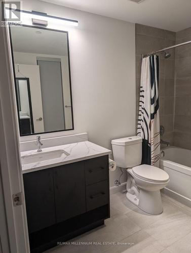 413 - 741 King Street W, Kitchener, ON - Indoor Photo Showing Bathroom