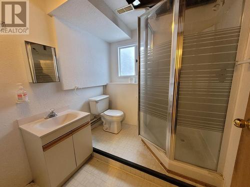 8109 Princeton Crescent, Prince George, BC - Indoor Photo Showing Bathroom