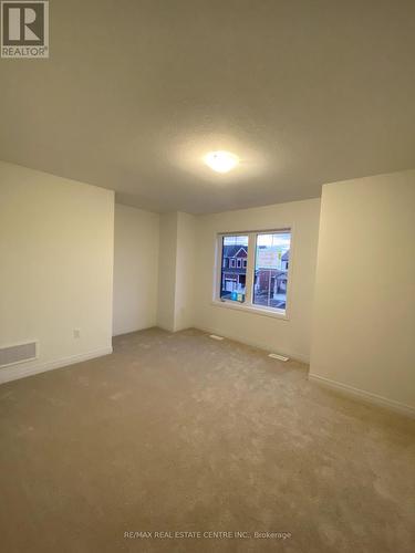 120 Velvet Way, Thorold, ON - Indoor Photo Showing Other Room