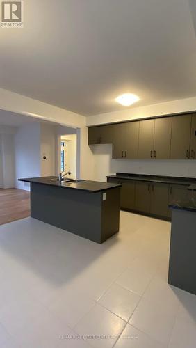 120 Velvet Way, Thorold, ON - Indoor Photo Showing Kitchen