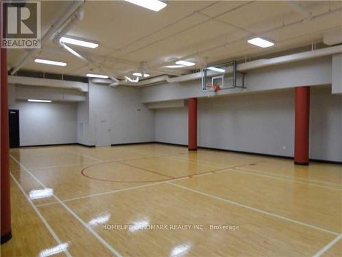 920 - 25 Lower Simcoe Street, Toronto, ON - Indoor Photo Showing Garage