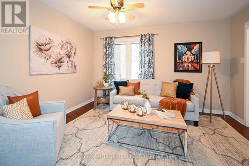 8 Chicory Lane, Toronto, ON - Indoor Photo Showing Living Room