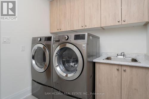 1949 Barbertown Road, Mississauga, ON - Indoor Photo Showing Laundry Room