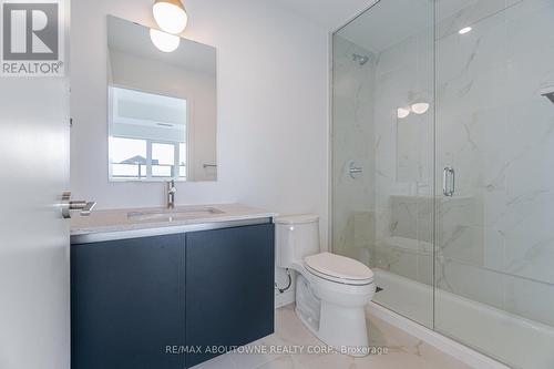 105 - 395 Dundas Street W, Oakville, ON - Indoor Photo Showing Bathroom