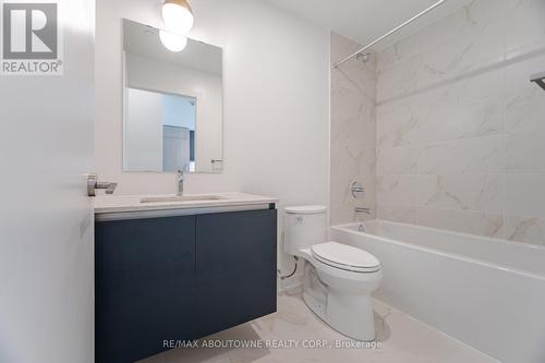 105 - 395 Dundas Street W, Oakville, ON - Indoor Photo Showing Bathroom