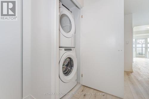 105 - 395 Dundas Street W, Oakville, ON - Indoor Photo Showing Laundry Room