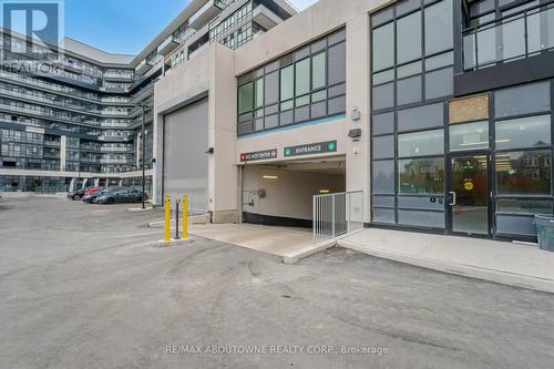 105 - 395 Dundas Street W, Oakville, ON - Outdoor