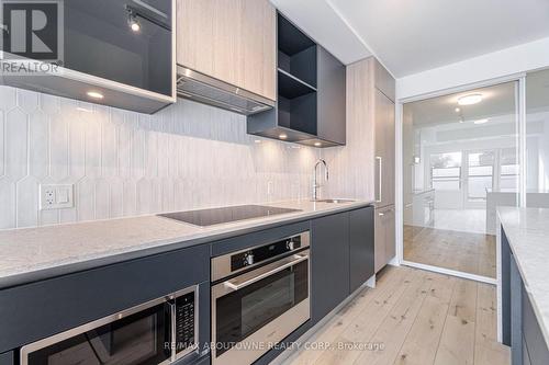 105 - 395 Dundas Street W, Oakville, ON - Indoor Photo Showing Kitchen With Upgraded Kitchen