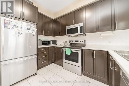 9 Magdalene Crescent, Brampton, ON - Indoor Photo Showing Kitchen With Upgraded Kitchen