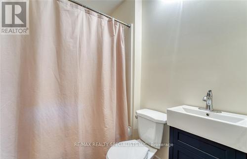 610 Vanier Street E, Windsor, ON - Indoor Photo Showing Bathroom