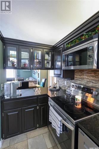 25 Oliver Way, Prince Albert, SK - Indoor Photo Showing Kitchen