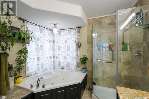 25 Oliver Way, Prince Albert, SK - Indoor Photo Showing Bathroom