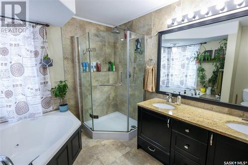 25 Oliver Way, Prince Albert, SK - Indoor Photo Showing Bathroom